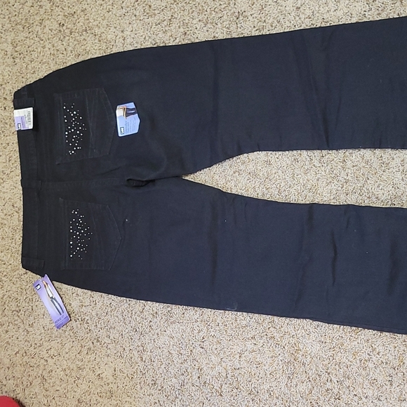 Lee Jean's Fit like size 12, marked 14. NWT bootcut slender, lower on waist - Picture 11 of 11